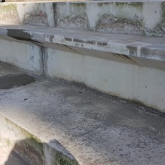 proseguono i lavori per la sostituzione del seggiolini nella tribuna est superiore al San Nicola
