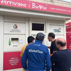 inaugurate due nuove eco stazioni per la raccolta selettiva stradale di rifiuti all ingresso del mercato di via Vaccarella