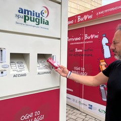 inaugurate due nuove eco stazioni per la raccolta selettiva stradale di rifiuti all ingresso del mercato di via Vaccarella