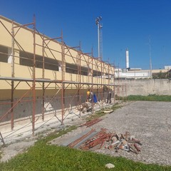oggi il sopralluogo sul cantiere per la riqualificazione del campo sportivo Leo dellAcqua a Carbonara