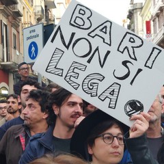 La manifestazione contro Salvini a Bari