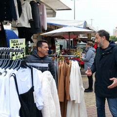 dal marzo trasferimento del mercato settimanale di via Portoghese nel park amp ride di corso Vittorio Veneto oggi il sopralluogo dell assessore Petruzzelli