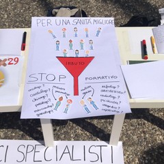 protesta giovani medici