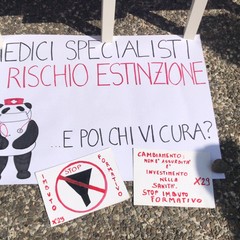protesta giovani medici