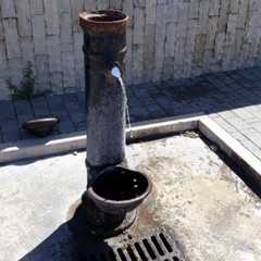 a Bari le cape di ferro come i nasoni a Roma esemplare prima intervento