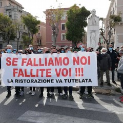 La protesta dei ristoratori a Bari