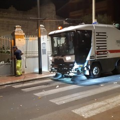 bari di notte amiu pulizia strade