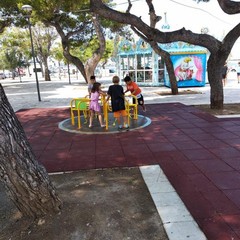 consegnata nuova area gioco in piazza san francesco a santo spirito
