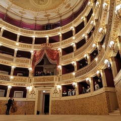 nel teatro Piccinni una prova di acustica a beneficio delle maestranze