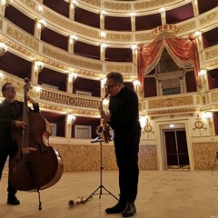 nel teatro Piccinni una prova di acustica a beneficio delle maestranze