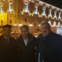 illuminato lesterno dellex mercato del pesce per il periodo di festa
