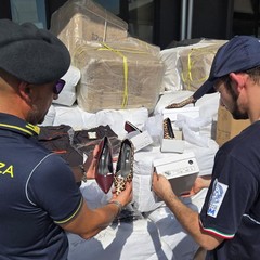 Maxi-sequestro al porto di Bari