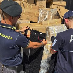Maxi-sequestro al porto di Bari