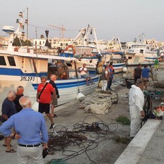 questa mattina operazioni di pulizia straordinaria nel porticciolo di Santo Spirito a cura di Amiu Puglia