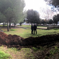 nuovo impianto illuminazione giardino via Caldarola Loiacono a Japigia lavori in corso