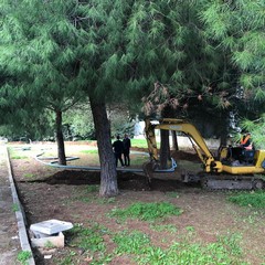 nuovo impianto illuminazione giardino via Caldarola Loiacono a Japigia lavori n corso