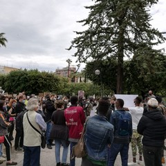 La manifestazione antirazzista a Bari