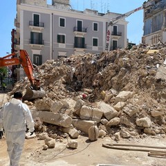 Rimozione delle macerie del crollo di Bari