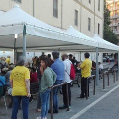 La veglia di san Giovanni solidale in piazza Balenzano