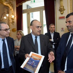 Il ministro Alberto Bonisoli in visita al Petruzzelli