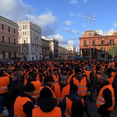 la protesta dei gilet arancioni