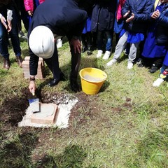 Palestra scuola Cirielli, posata la prima pietra