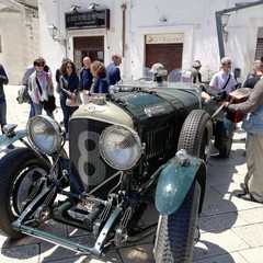 Le auto storiche a Bari vecchia