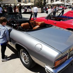 Le auto storiche a Bari vecchia