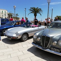 Le auto storiche a Bari vecchia