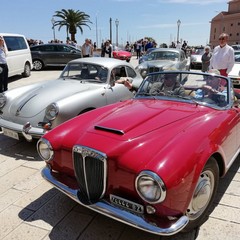 Le auto storiche a Bari vecchia