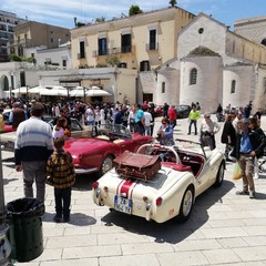 Le auto storiche a Bari vecchia