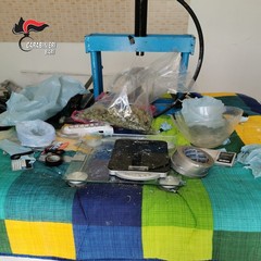 laboratorio droga adelfia