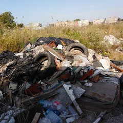 Incendio rifiuti a San Girolamo