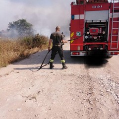 Incendio rifiuti a San Girolamo