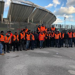 la protesta dei gilet arancioni