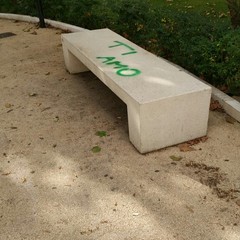 vandali nel giardino isabella d'aragona