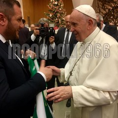 a papa francesco la maglia del monopoli