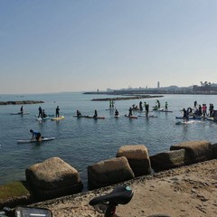 Retake, Greenpeace e Legambiente ripuliscono il lungomare di Bari