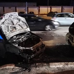 incendio auto viale falcone e borsellino