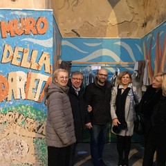 Il dono dei Lions al muro della solidarietà di InConTra