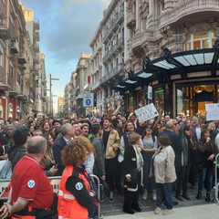 La manifestazione contro Salvini a Bari