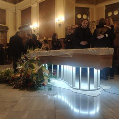 Camera ardente Di Cagno Abbrescia, Bari porge l'ultimo saluto all'ex sindaco