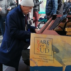 La maratona musical-solidale dell'onorevole Sisto nel centro di Bari