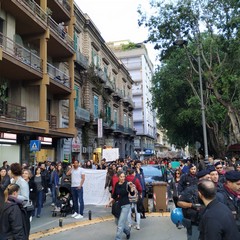 La manifestazione contro Salvini a Bari