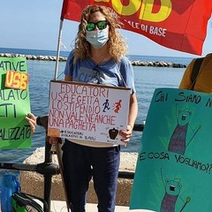 la protesta degli educatori a bari