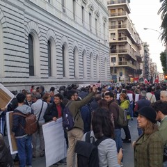 La manifestazione contro Salvini a Bari