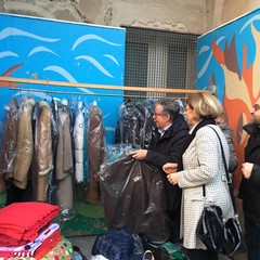 Il dono dei Lions al muro della solidarietà di InConTra