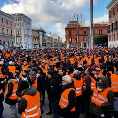 la protesta dei gilet arancioni