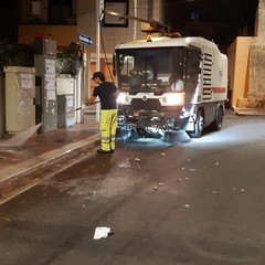 bari di notte amiu pulizia strade