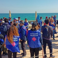 Mola di Bari, 185 kg di rifiuti raccolti: 90 volontari in azione tra trekking e cleanup